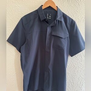 Small Men’s arc’terx button up